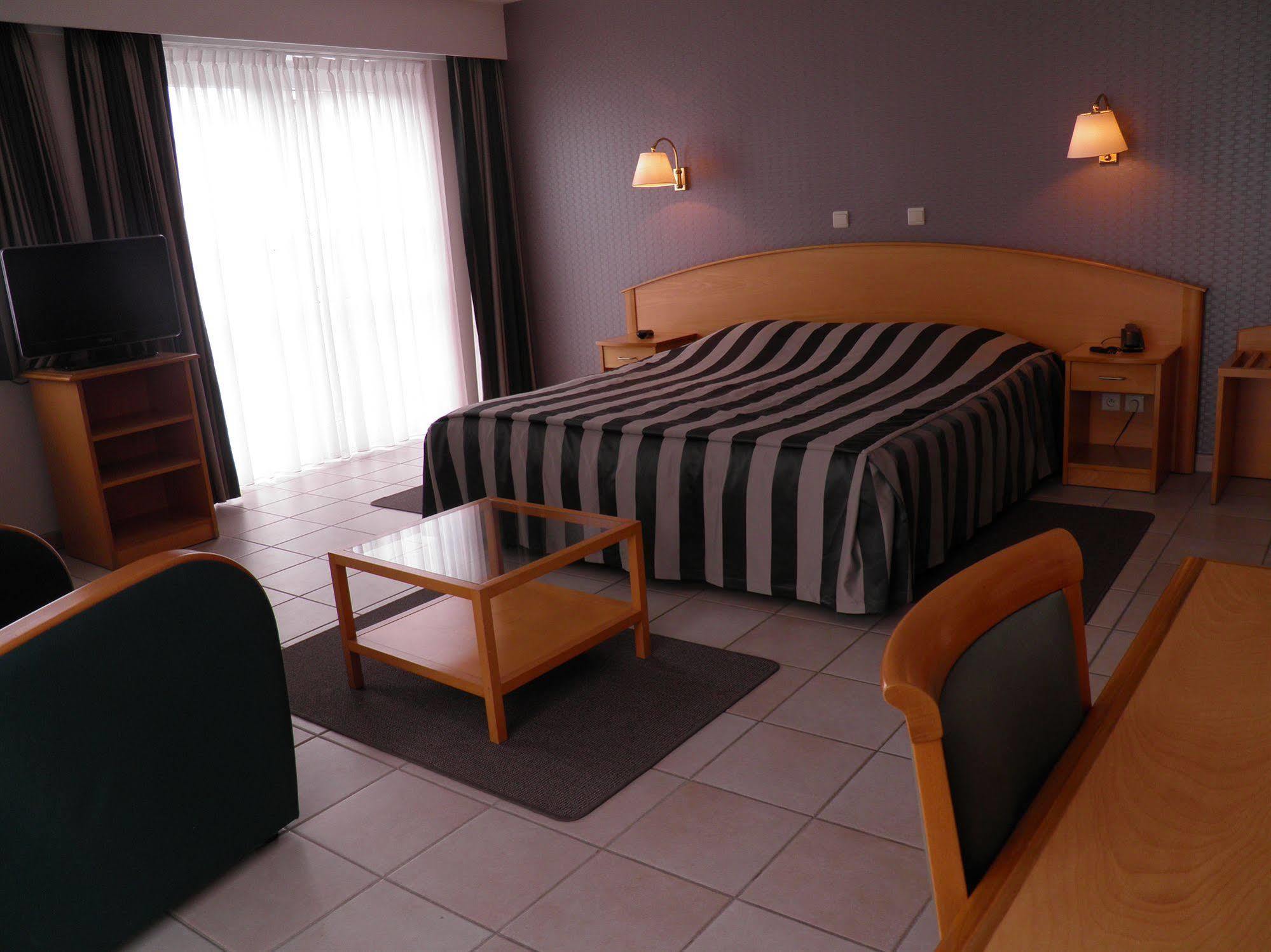 Domein Westhoek Apartment Oostduinkerke Exteriör bild